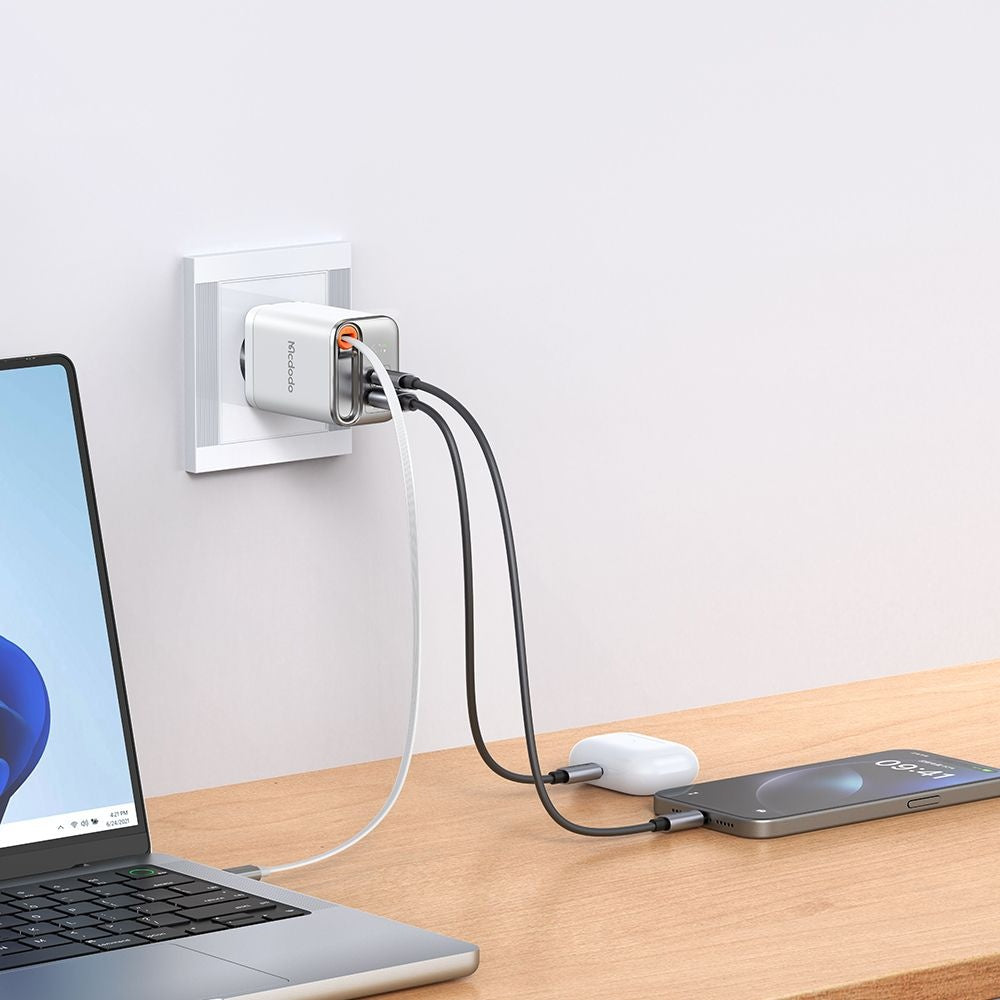 McDodo CH-4103 FreeGo Display Network Charger with USB-C Cable, 67W, 3.35A, 1 x USB-A - 1 x USB-C, White