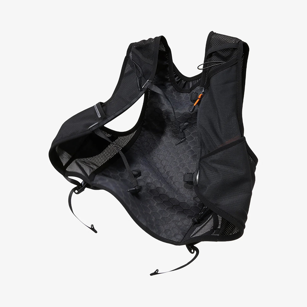 Spigen Dynamic Shield Running Vest A721, Size L-XL, Black AMP10225